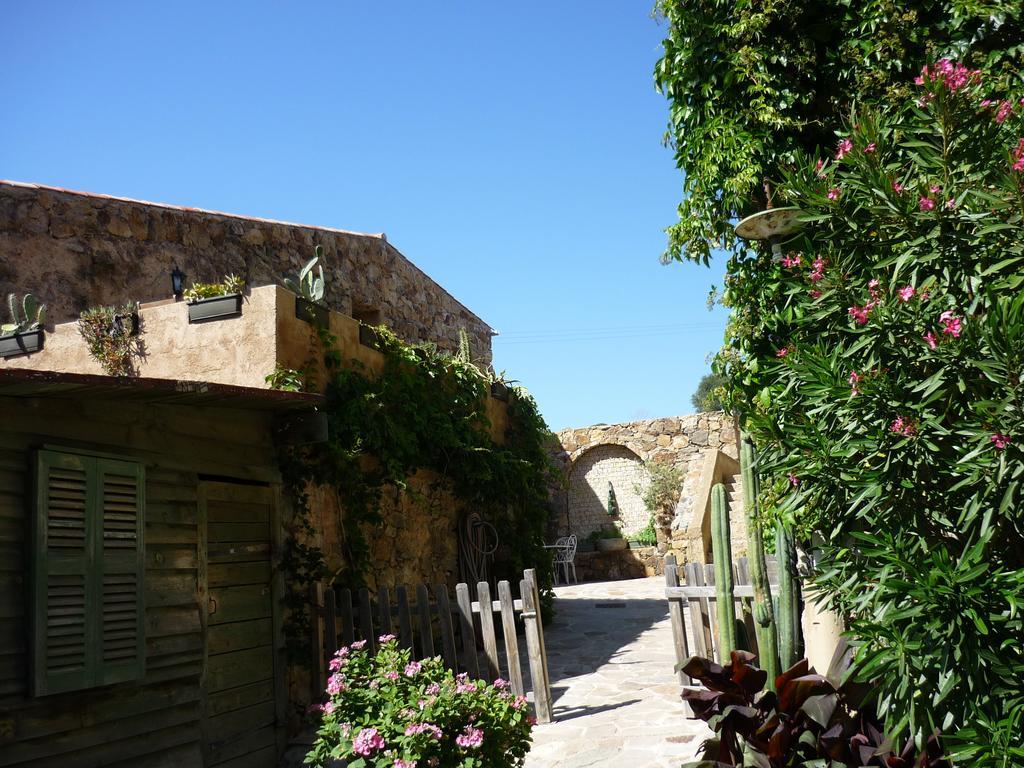 B&B Pietra-Monetta Pietra Moneta Bagian luar foto